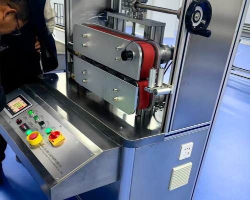 医疗导管牵引裁切一体机