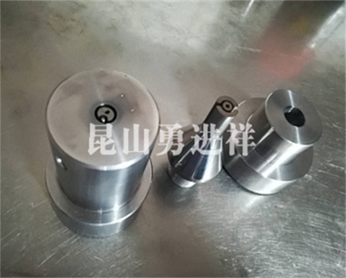 Pebax管多腔管挤出模具