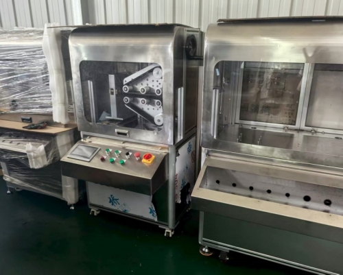 小型裁切牵引机